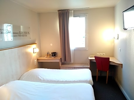 Standard Room With 2 Single Size Beds