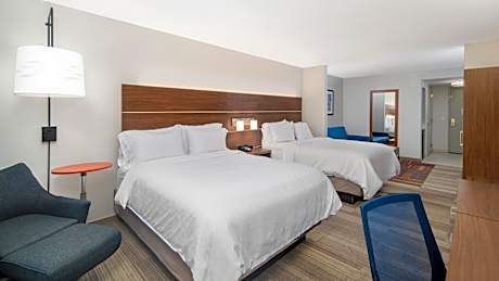 Queen Suite with Two Queen Beds