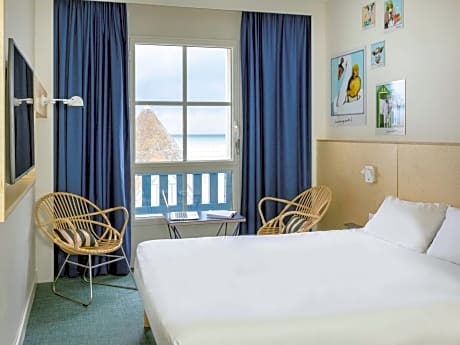 Standard Room With 1 Double Bed - Sea Side