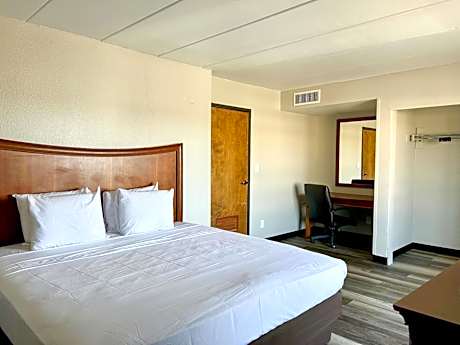 Executive Suite with Kitchenette