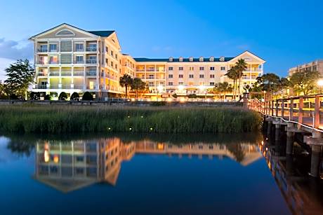 Courtyard by Marriott Charleston Waterfront