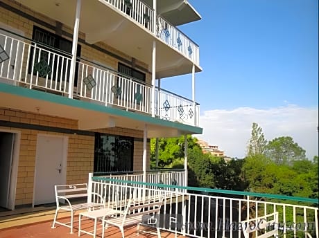 Hotel Mountain View Murree