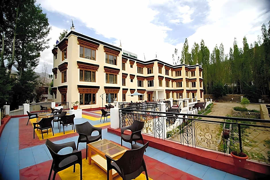 Hotel Khakshal