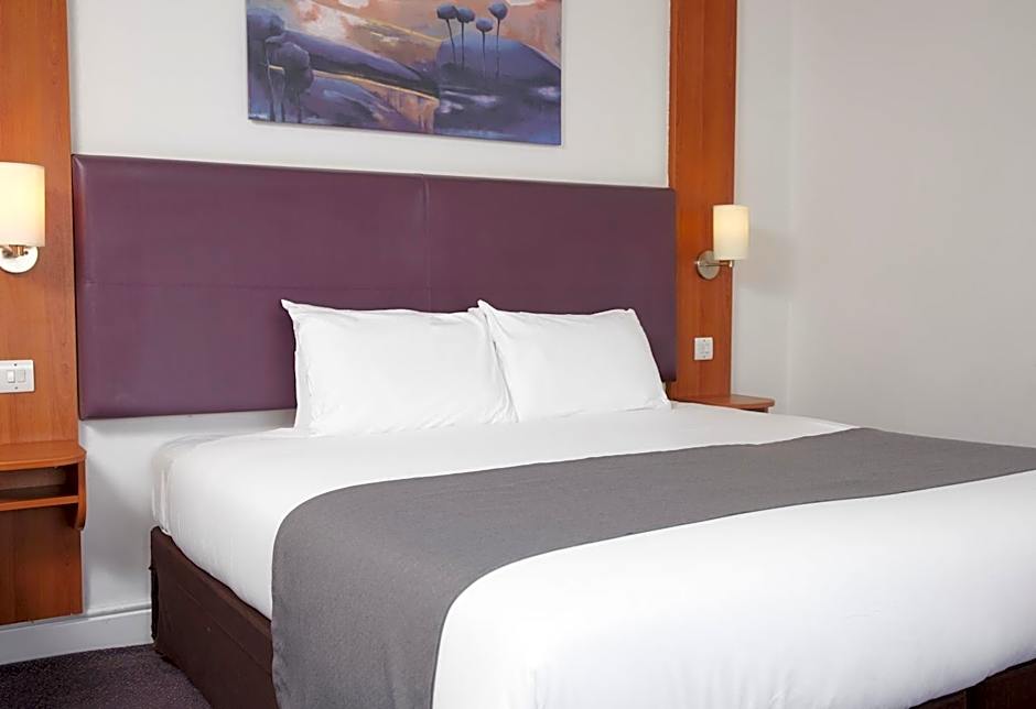 Photo 1 of 6 of Double Room