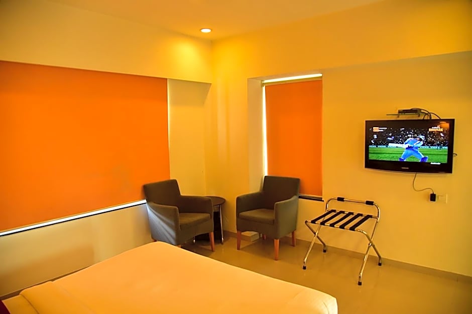 Hi 5 Hotel & Experience