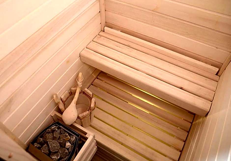 ArkaBarka Floating Hostel