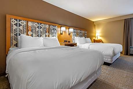 2 Queen Beds Nonsmoking
