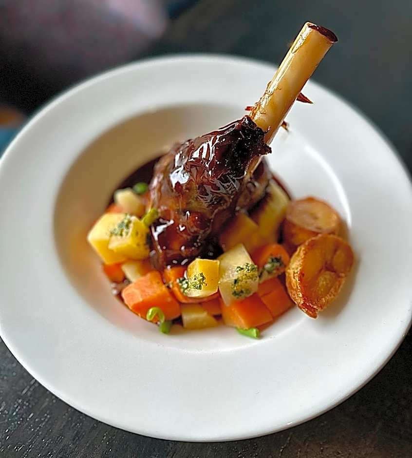 Castle Varagh Hotel & Bar