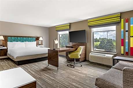 King Studio Suite with Sofa Bed - Non-Smoking