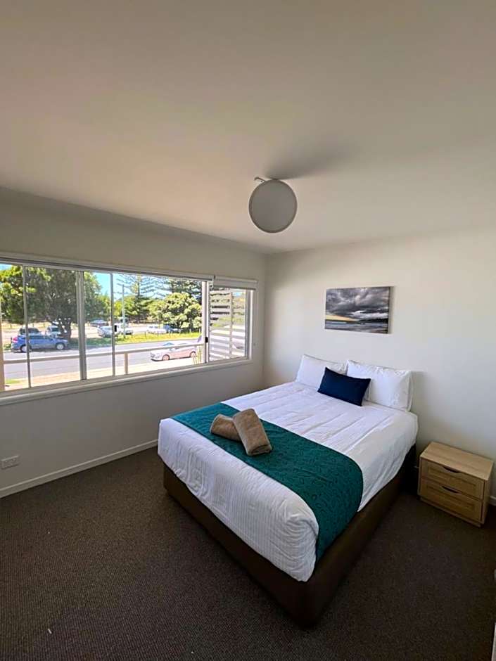 Tathra Beach House Holiday Apartments