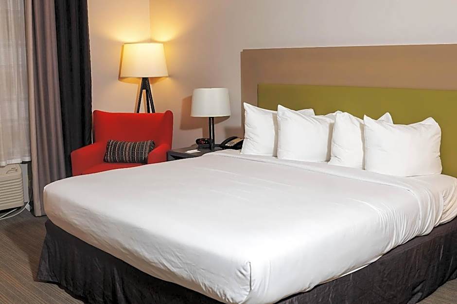 Country Inn & Suites by Radisson, Erie, PA