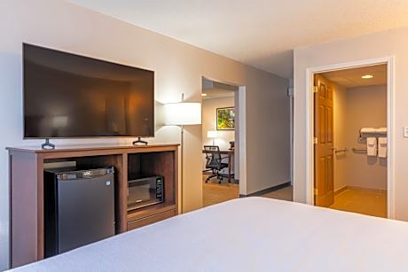 King Suite with Walk-In Shower and Sofa Bed - Disability/Non-Smoking