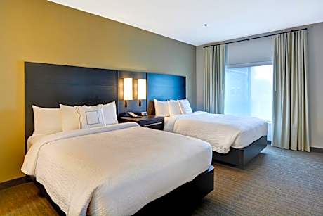 Studio with Two Queen Beds - Hearing Accessible