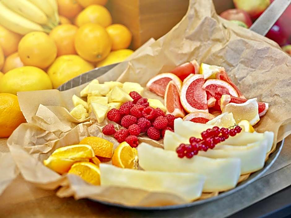 Lone Hotel by Maistra Collection