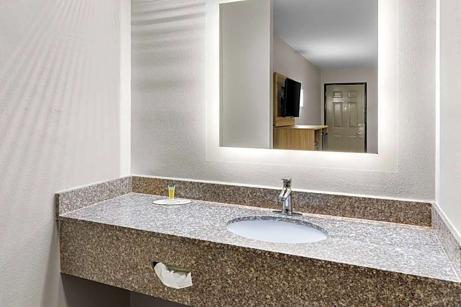 Days Inn by Wyndham Enterprise