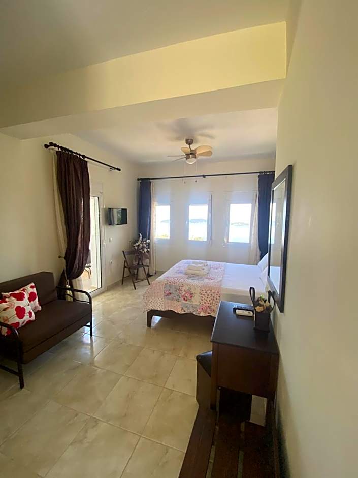 GoldenHill Studios&apartments