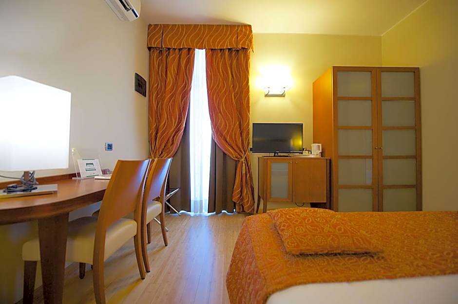 Best Western Crystal Palace Hotel