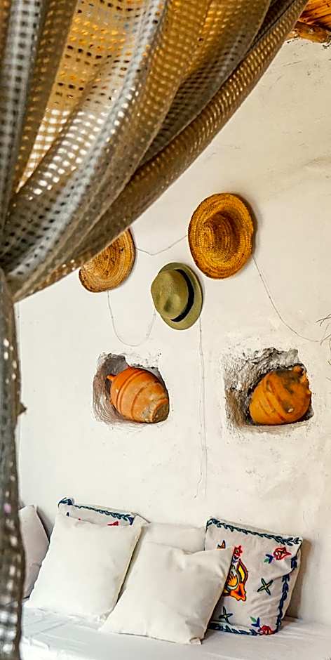 AJARIF ⴰⵊⴰⵔⵉⴼ - Fisherman cabin