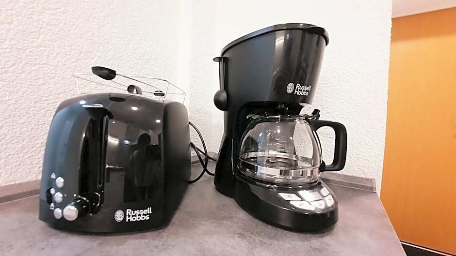 Gemütliche Unterkünfte für längeren Aufenthalt und Monteure inkl Balkon, Waschmaschine, WiFi, Küche und Parkplatz