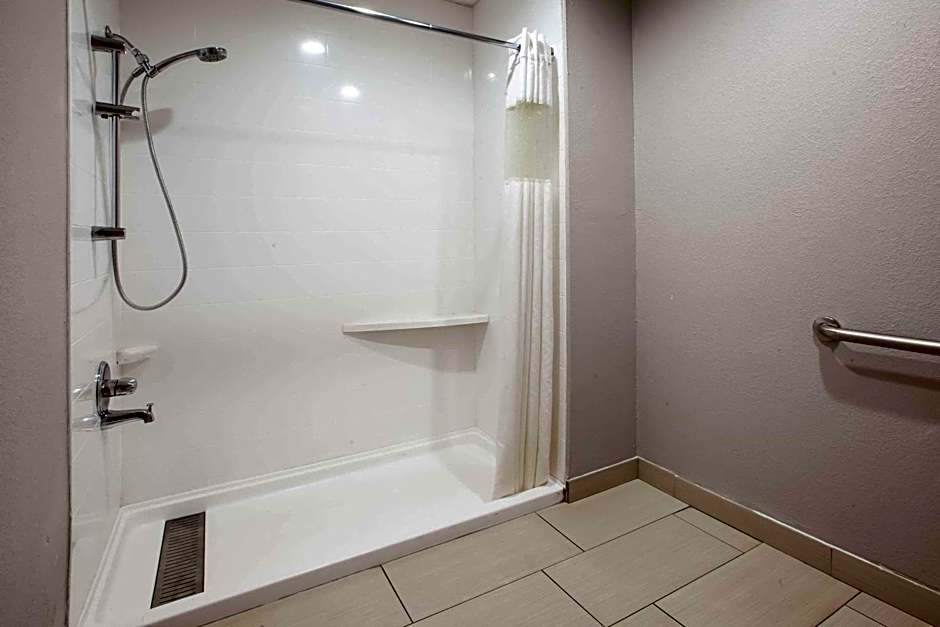 Baymont by Wyndham Traverse City