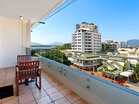 Junior Twin Suite with Two Double Beds and City Views with one drink voucher