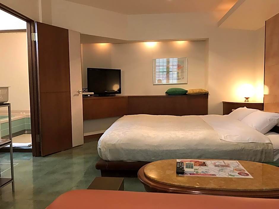 Hotel Tiffany (Adult Only)