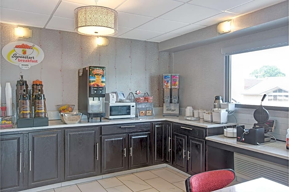 Super 8 by Wyndham Shelby