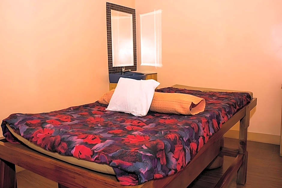 Crown Royale Hotel