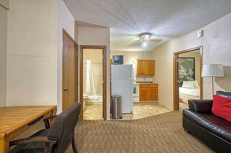 Super 8 by Wyndham Sturgis