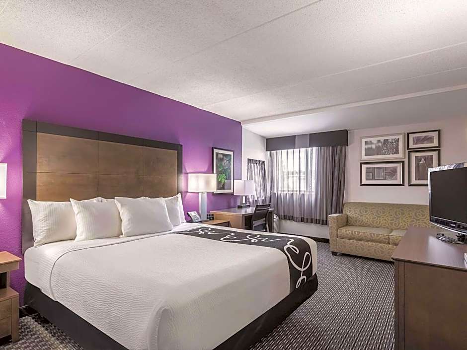 La Quinta Inn & Suites by Wyndham Salem