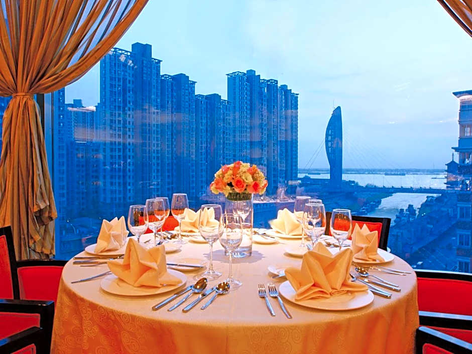 Cenbest Jinling Grand Hotel