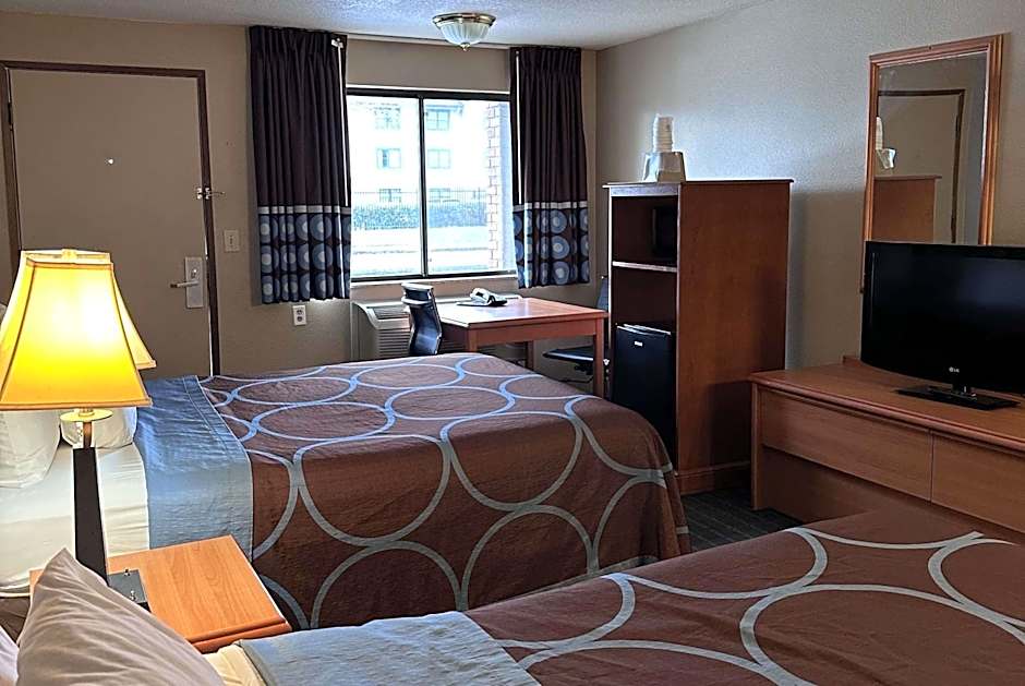Super 8 by Wyndham Vancouver East
