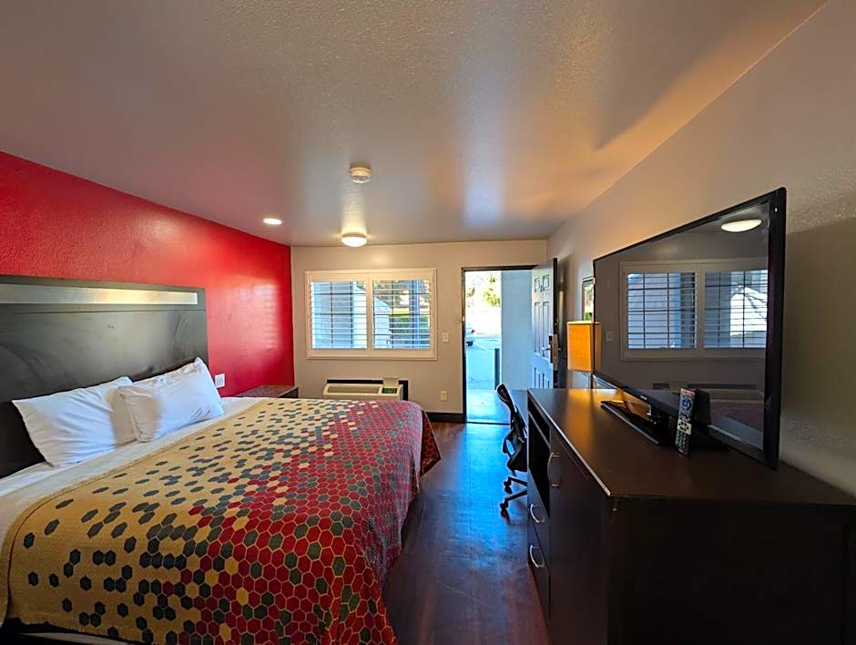 Crossroads Inn - Downtown Sacramento