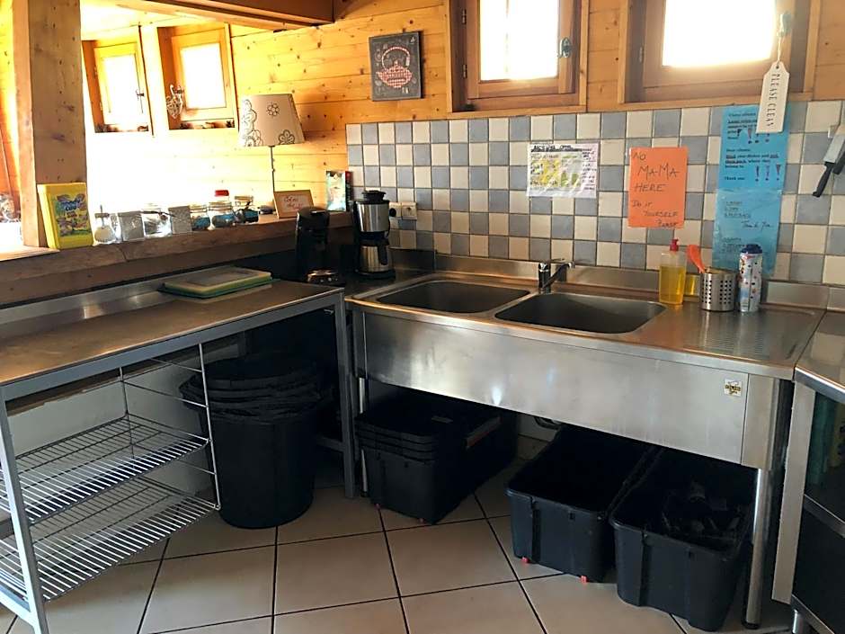 Central Hostel Chatel