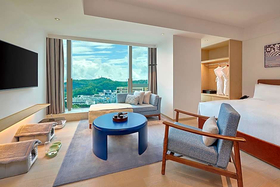 DoubleTree by Hilton Shenzhen Airport Residences