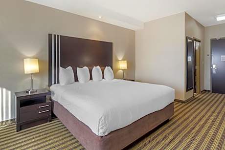 Best Western Plus Sherwood Park Inn & Suites