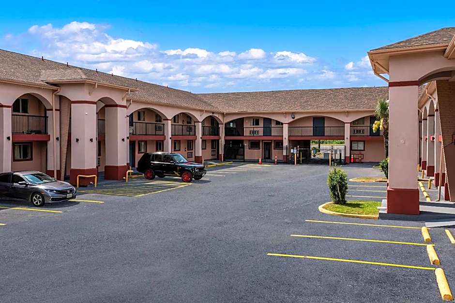 Relax Inn & Suites