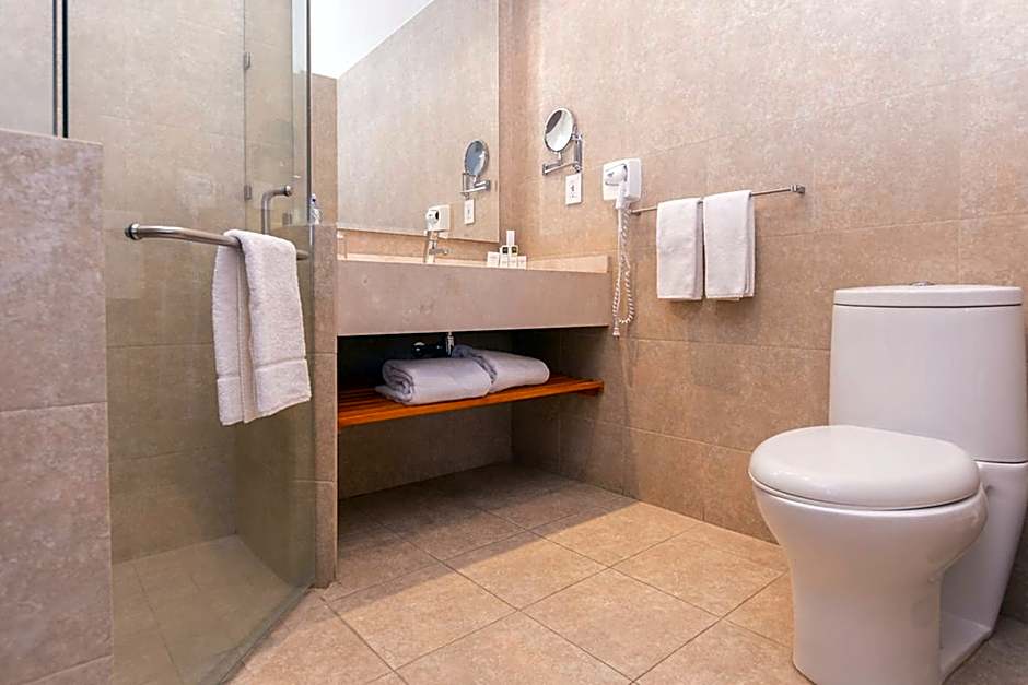 Crown Victoria Hotel