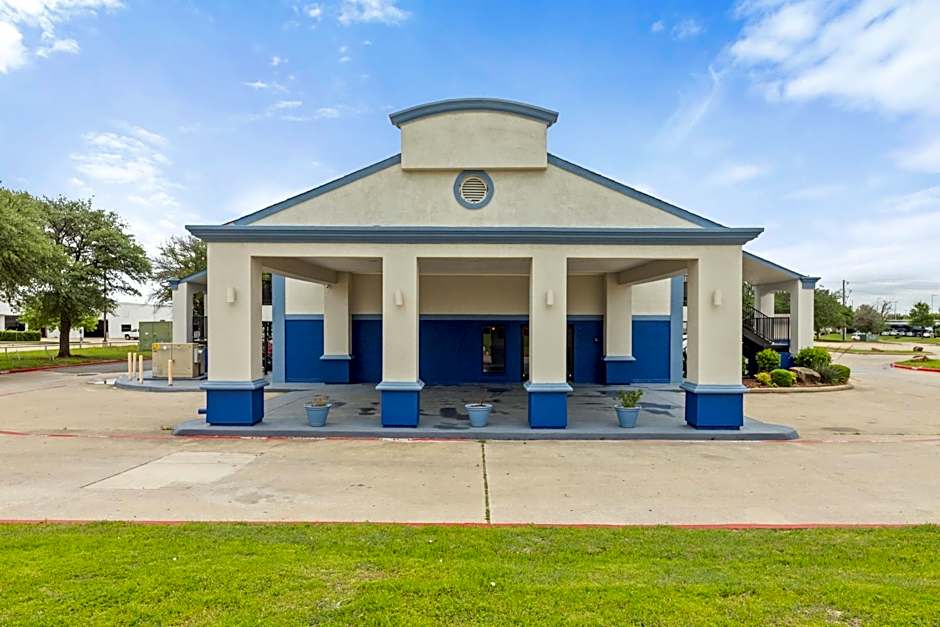 Days Inn by Wyndham McKinney