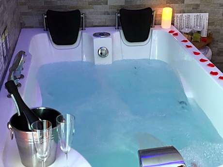 Suite with Spa Bath
