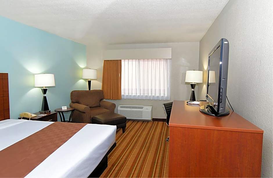 Rock Island Inn & Suites Marshalltown