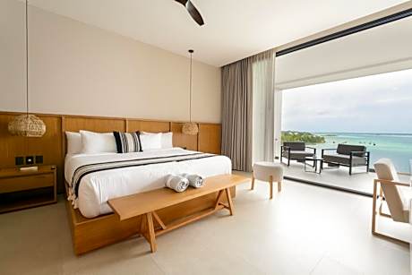 Suite with Lake View