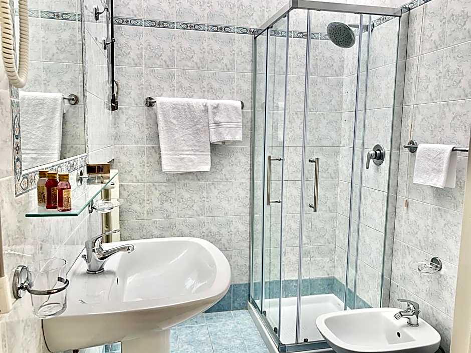 Ennesima Osteria con Alloggio - Bike Hotel