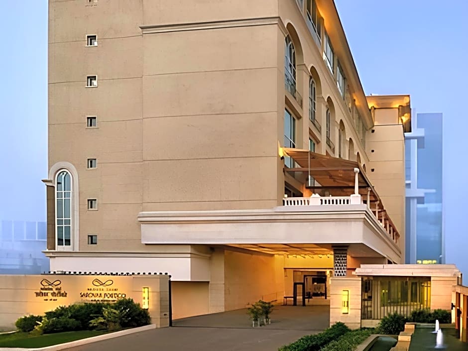 Majestic Court Sarovar Portico