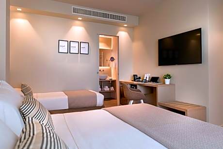 Deluxe Quadruple Room