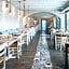 Armada Avenue Hotel