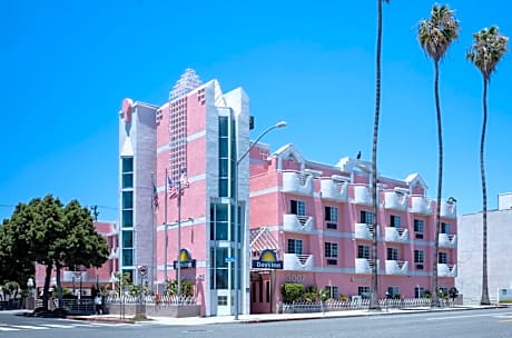 Days Inn by Wyndham Santa Monica