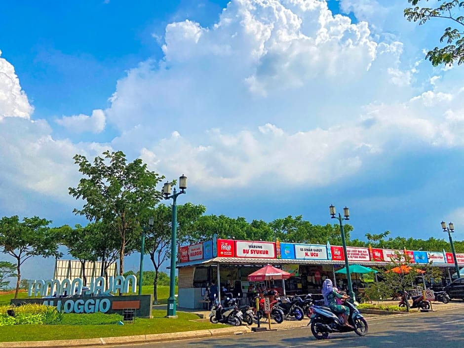 Aloha Guest House - 1 Male Only by ZUZU