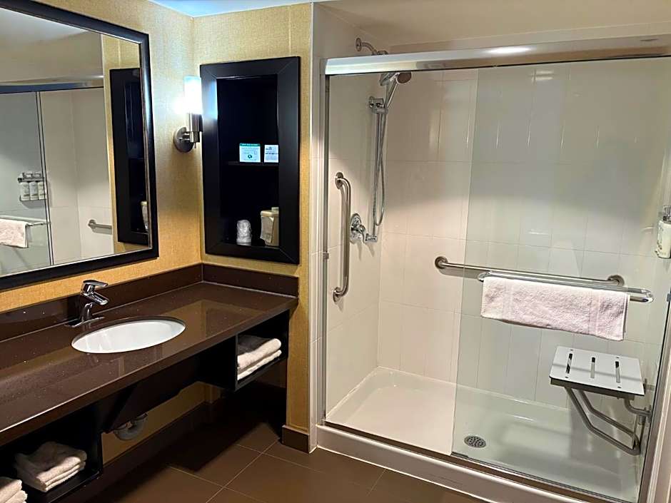 Holiday Inn Express & Suites Timmins by IHG