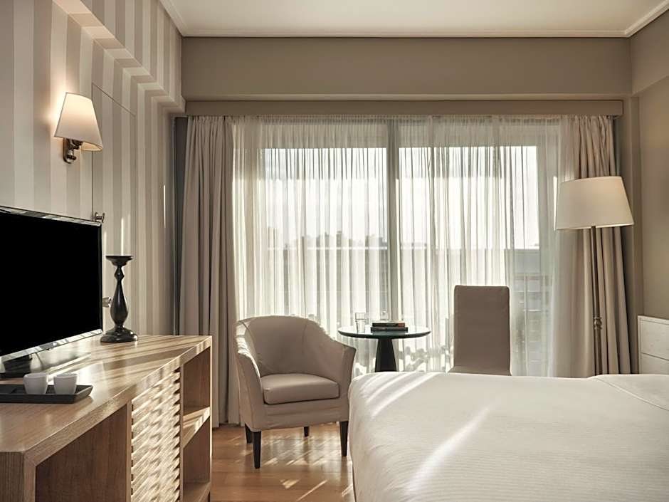 Sea View Cityscape Hotel